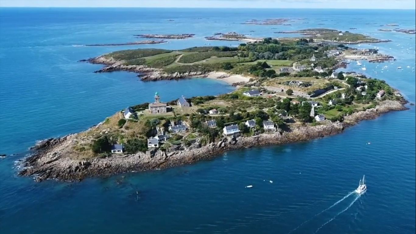 LEON NEIMAD, bientôt aux iles Chausey